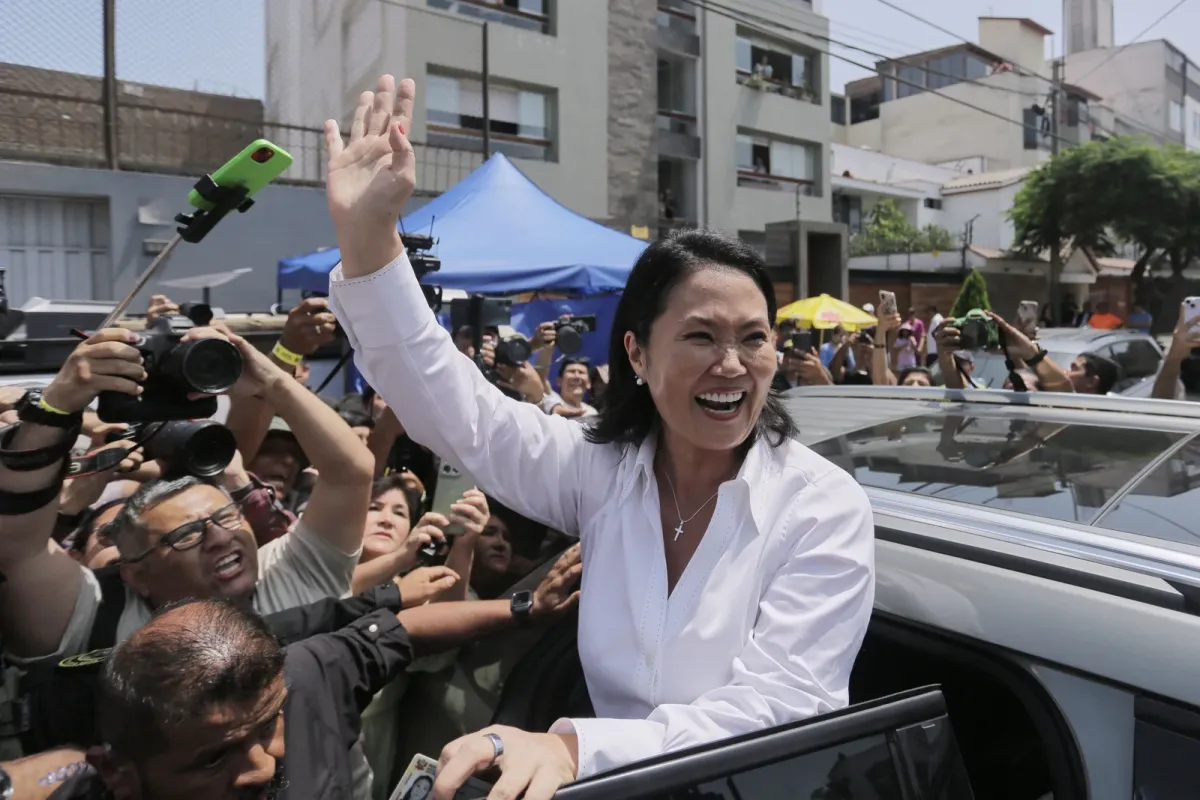 Élections présidentielles au Pérou : Keiko Fujimori en tête après la fin du dépouillement officiel