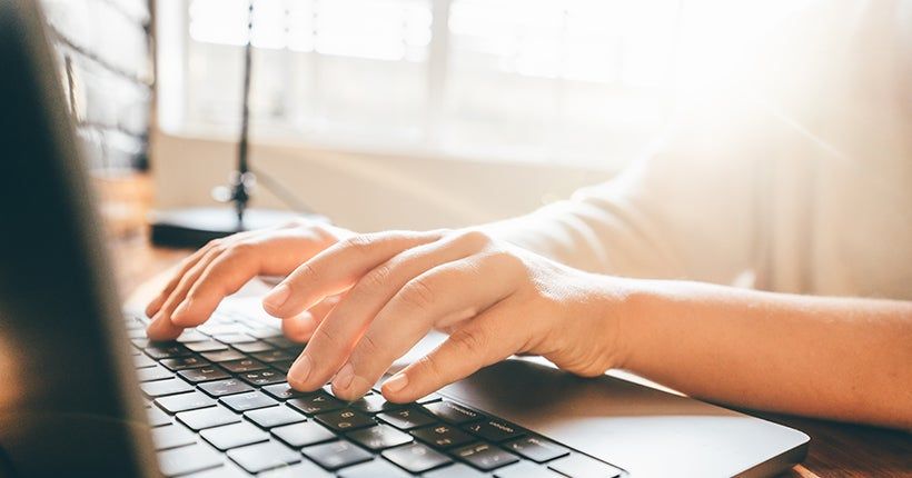 L'Avenir de l'Information en Ligne : Fiabilité et Fact-Checking à l'Ère des Médias Synthétiques