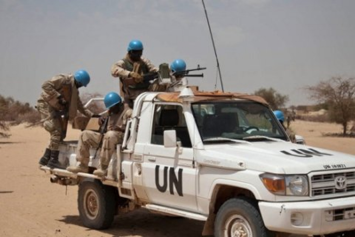 Mali : un casque bleu tué et trois blessés par un engin explosif 