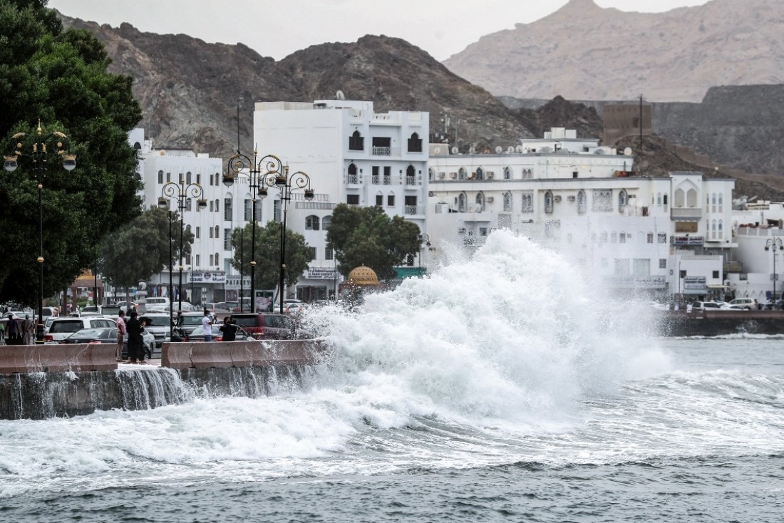 Cyclone Shaheen dans le Golfe: neuf morts à Oman et en Iran, alerte aux Emirats