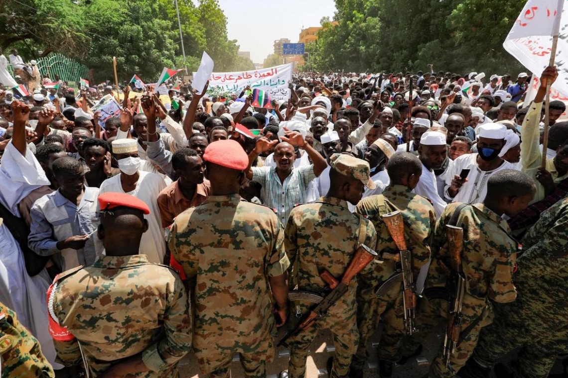 Soudan : mobilisation à Khartoum face du palais présidentie