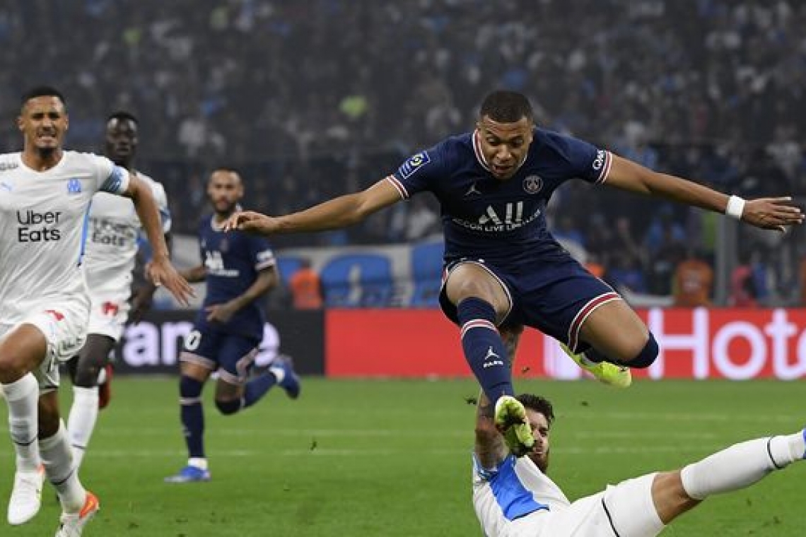 Foot: un Marseille-PSG sans vainqueur et marqué par la VAR