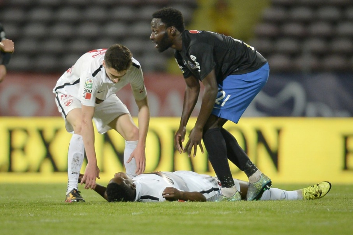 Sport : un joueur de football norvégien de deuxième division victime d’une crise cardiaque en plein match