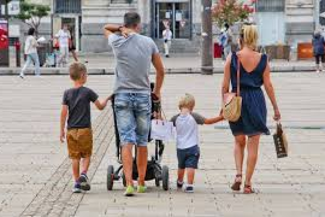 Egalité de genre : en France plus précisément à Marseille, une dizaine de parent ont pris le départ d’une marche des pères de 800 kilomètres