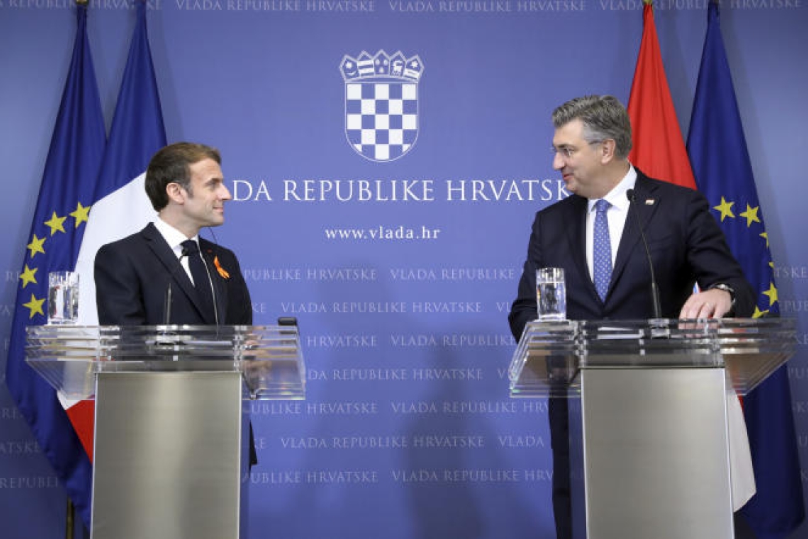 Diplomatie : le président français Emmanuel Macron et le premier ministre croate Andrej Plenkovic, ont signé un contrat de vente de 12 Rafales d’occasion à la Croatie. 