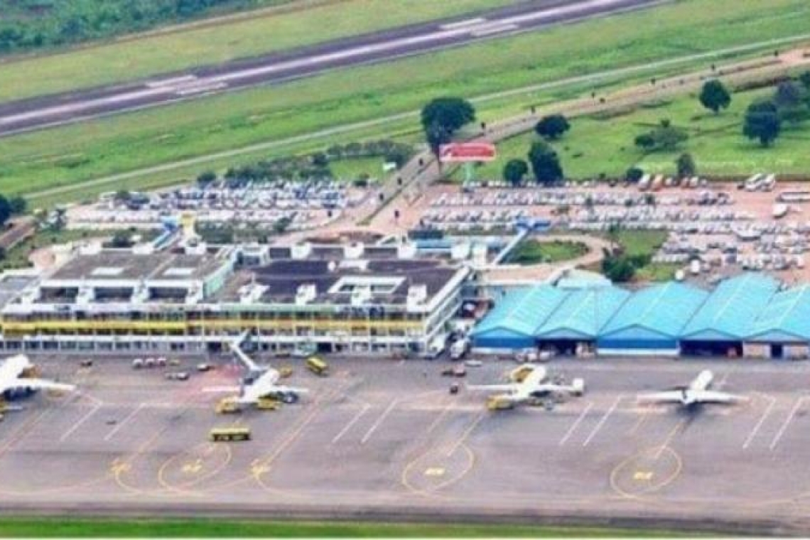 Ouganda : le prêt de 200 millions de dollars octroyé par la Chine en 2015 pour l’agrandissement de l’aéroport d’Entebbe fait polémique.