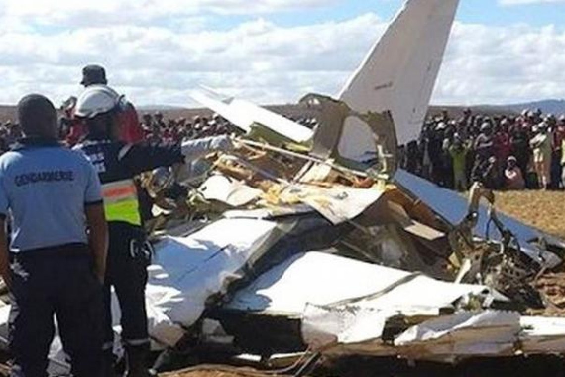 Madagascar: bilan lourd suite au naufrage d'un bateau cargo et le crash d'un hélicoptère. 