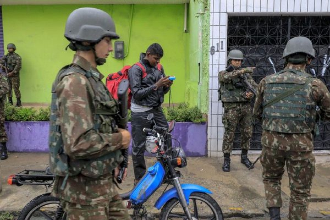 Brésil : une fusillade dans un terrain de football dans la ville de Fortaleza fait six morts. Elles ont été tuées par balles dans la nuit de vendredi à samedi