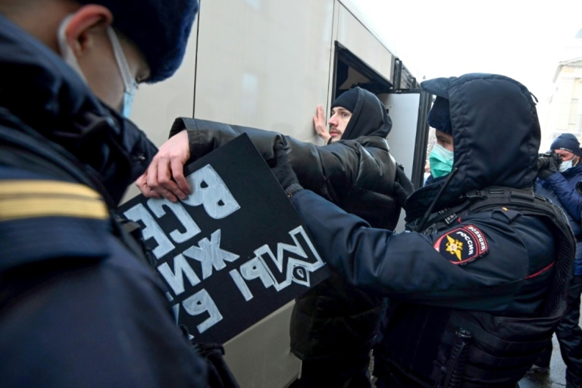 Russie : Mémorial l’ONG des droits humains et pourfendeur des crimes d’Etat dissoute.