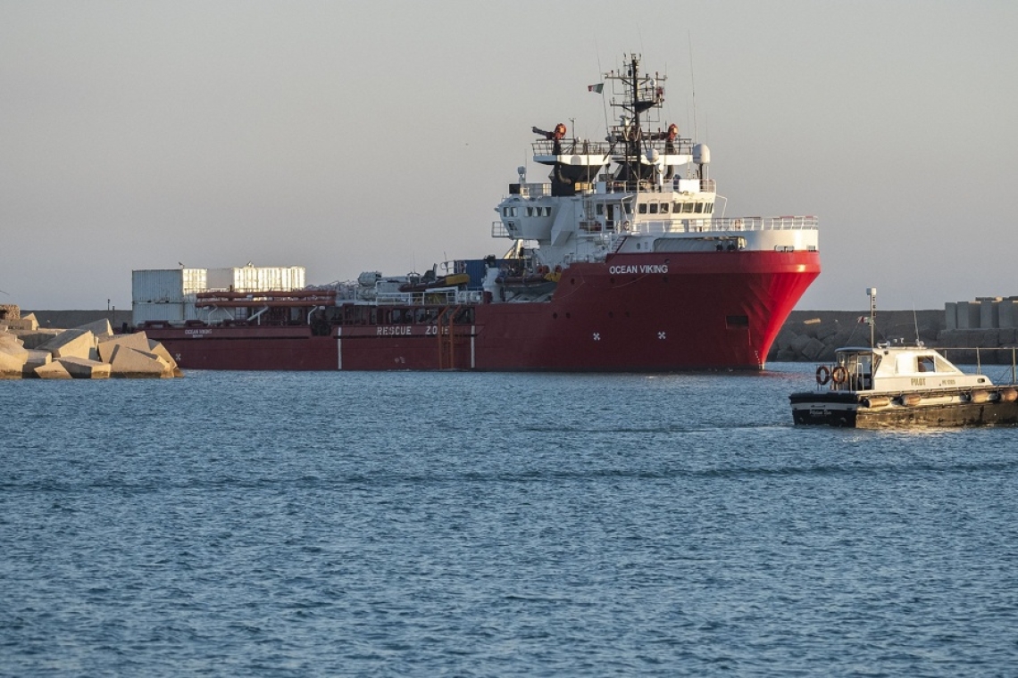 Italie : l’ONG humanitaire SOS méditerranée déplore le blocage de son navire par les autorités italiennes