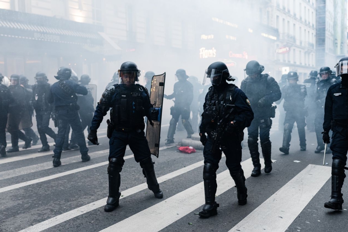 Tunisie : manifestations du vendredi 14 janvier contre le président, Paris dénonce les violences policières 