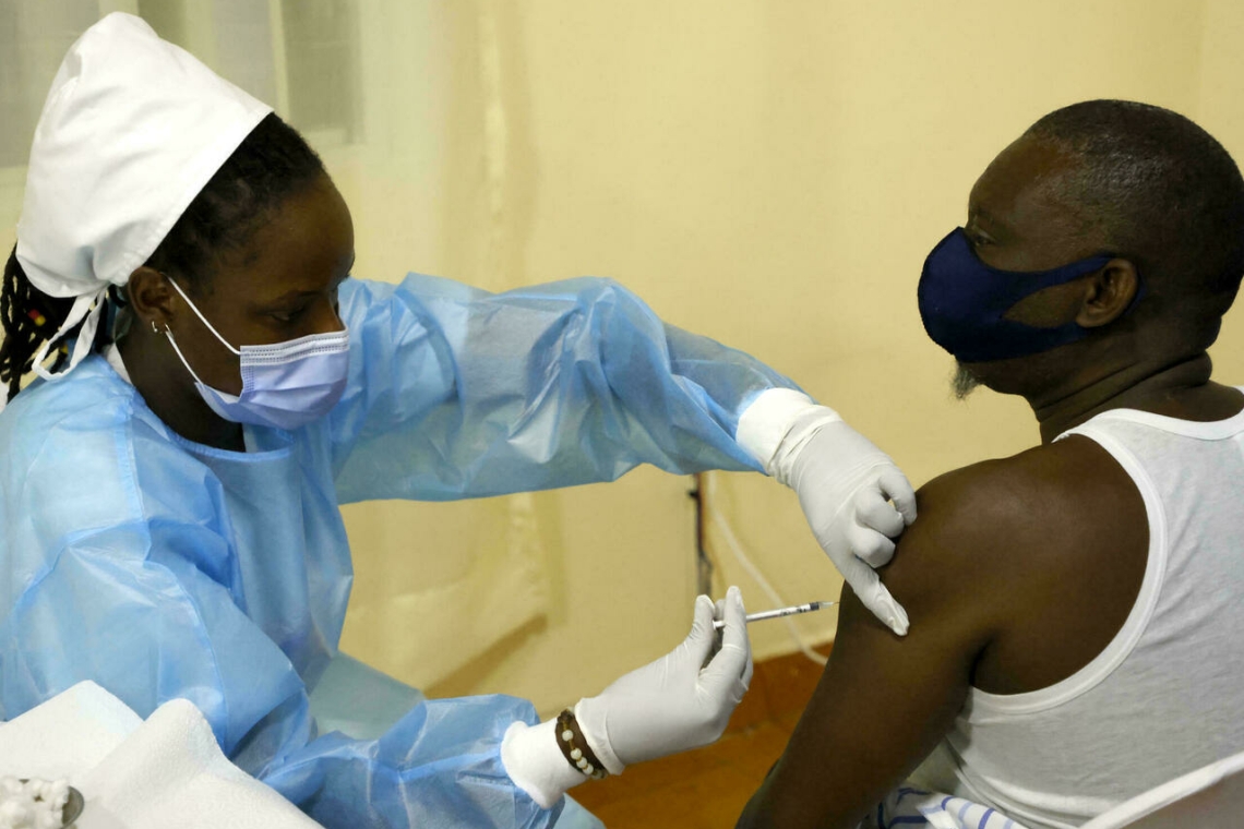 Rwanda : le gouvernement reconnait mener des vaccinations forcées