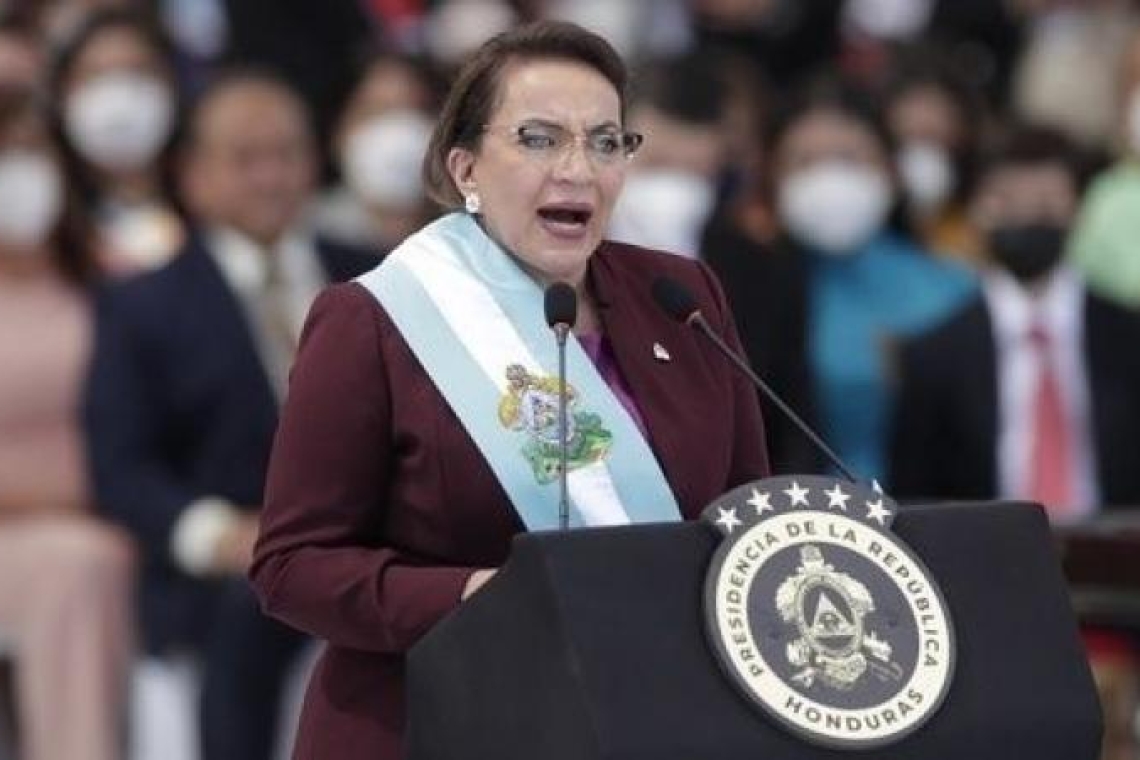 Honduras : la première femme présidente dans le pays prête serment