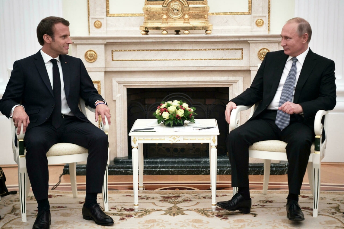 Crise ukrainienne : Macron et Poutine s’entendent sur la nécessité d’une désescalade