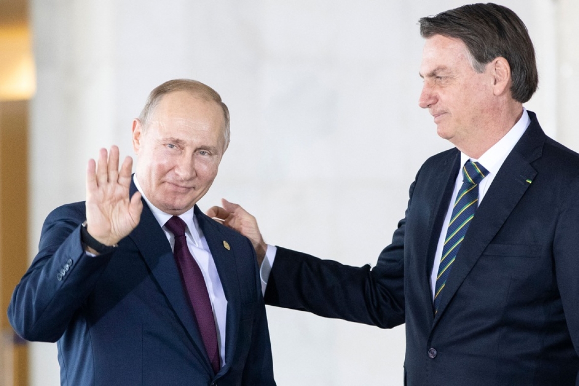 Brésil : Bolsonaro sera en visite en Russie mardi