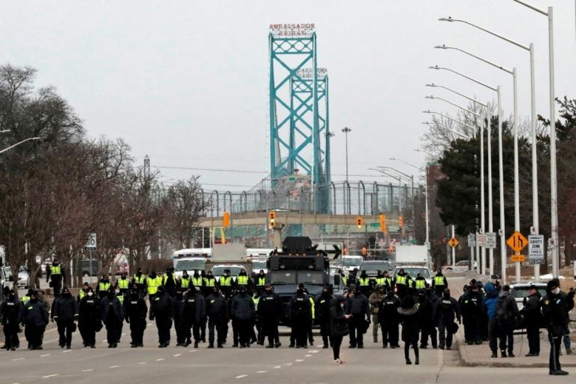 Canada : Après une semaine de manifestation le pont Ambassador est réouvert