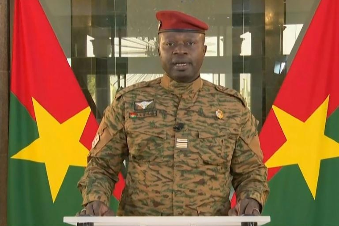 Burkina Faso : le lieutenant-colonel Damiba investi président