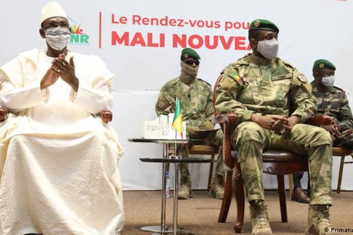 Mali : la nouvelle charte de la transition adoptée