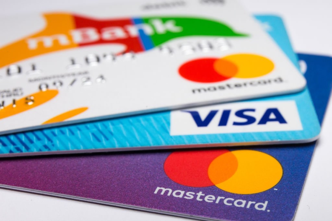 Russie : Visa et Mastercard suspendent leurs opérations via cartes bancaires dans le pays