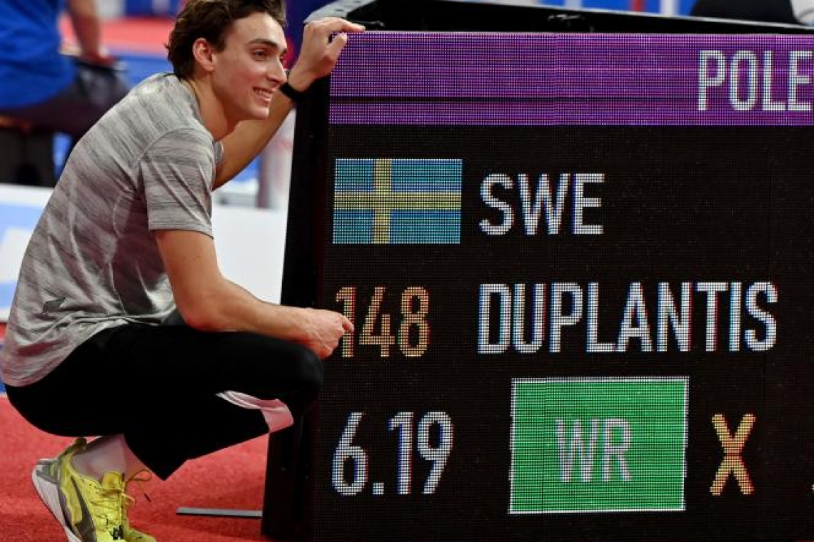 Sport /Athlétisme :  Armand Duplantis bat le record du monde du saut à la perche 