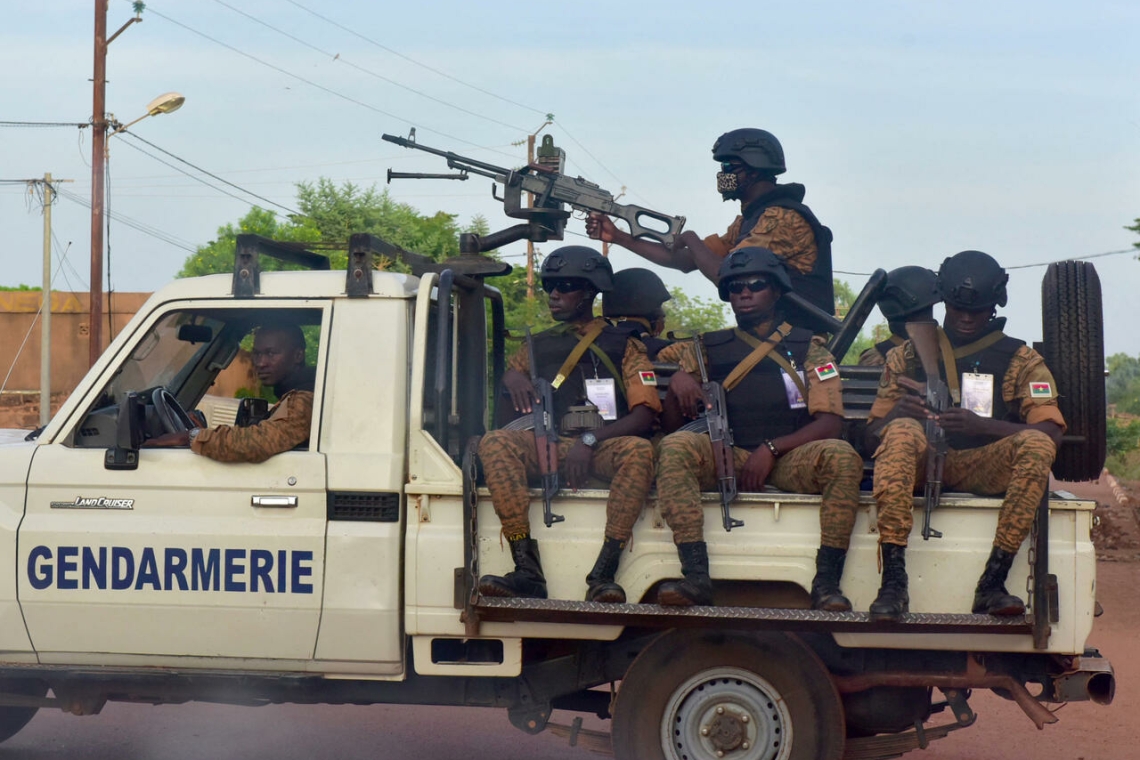 Burkina Faso : treize gendarmes tués dans une embuscade