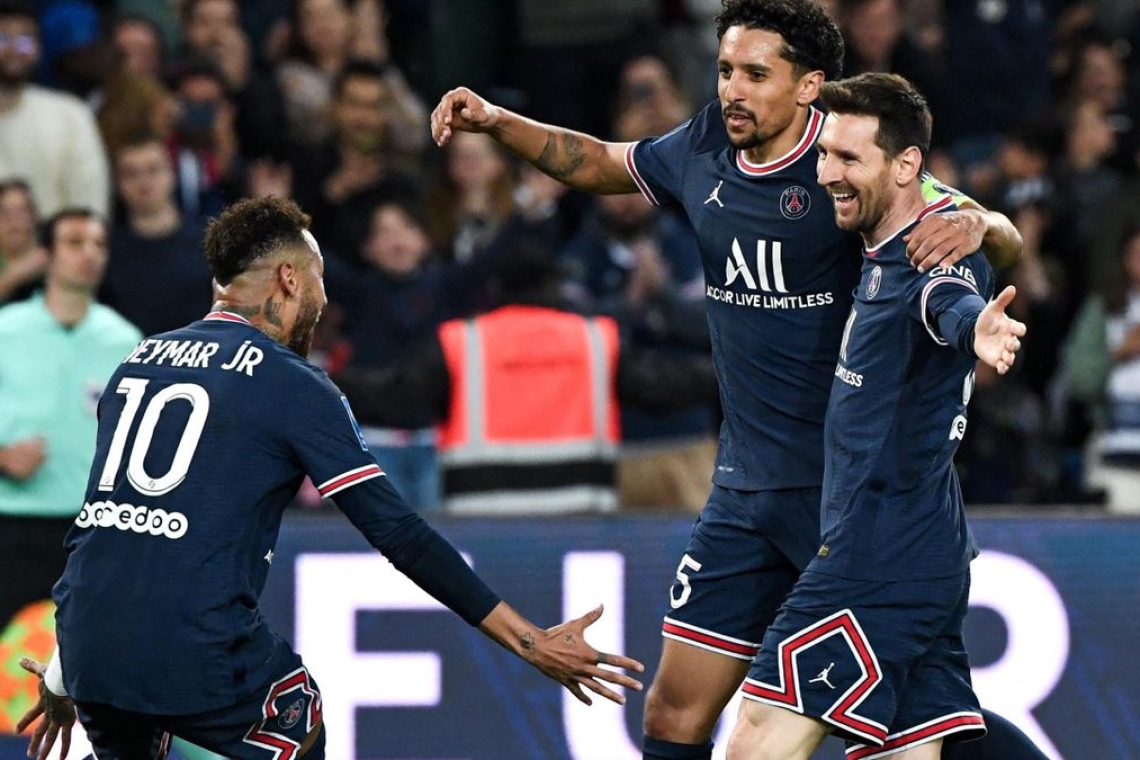 Sports / Football : Le Paris Saint-Germain sacré Champion de France pour la 10è fois de son histoire