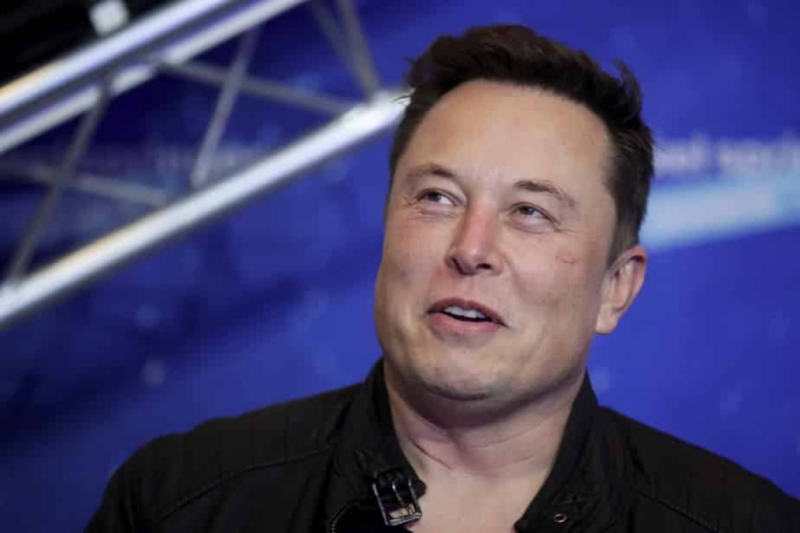 Économie /Réseaux sociaux : Le milliardaire Elon Musk rachète Twitter 