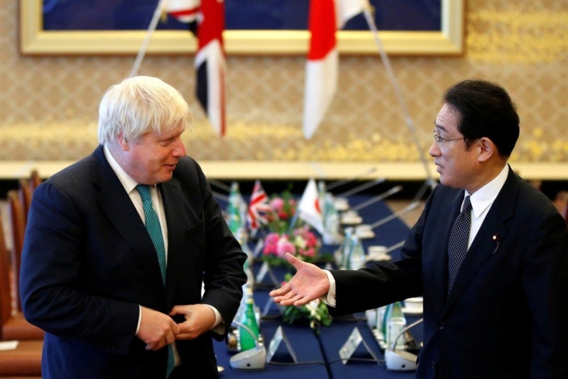 Royaume-Uni: Le premier ministre japonais Fumio Kishida signe un accord de défense avec son homologue Boris Johnson