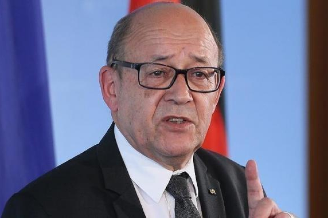 Politique / France : Le Ministre Français des affaires étrangères  Jean Yves Le Drian, convoqué par le gouvernement malien