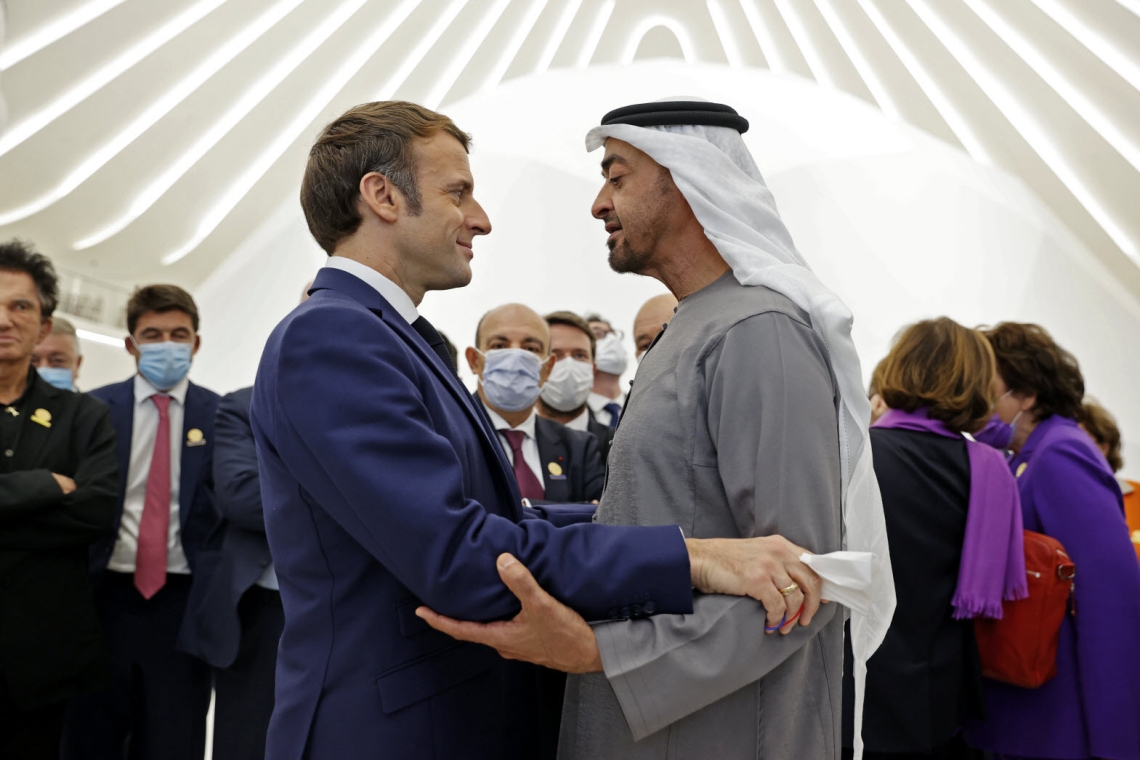 Diplomatie /Émirats Arabes Unis : Emmanuel MACRON s'est entretenu avec le nouveau chef d'État des Émirats Arabes Unis, Mohamed Ben Zayed Al-Nahyane, dimanche