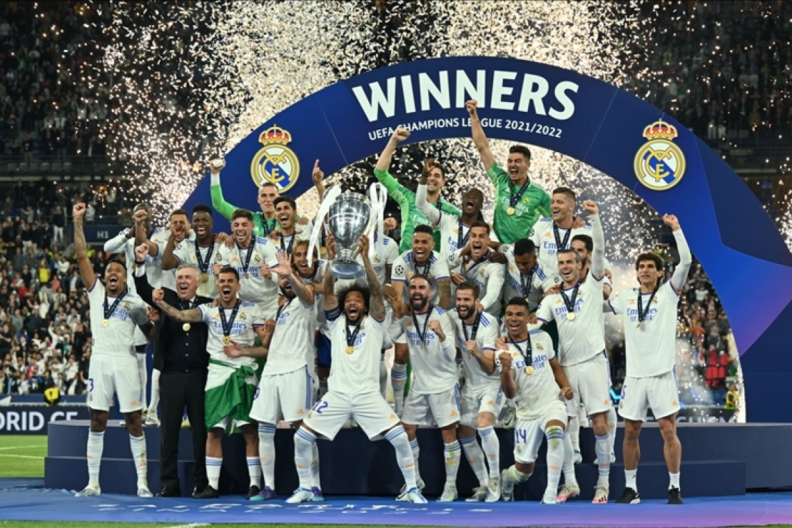 Sport / Football /Ligue des Champions : Le Real Madrid sur le toit de l'Europe 