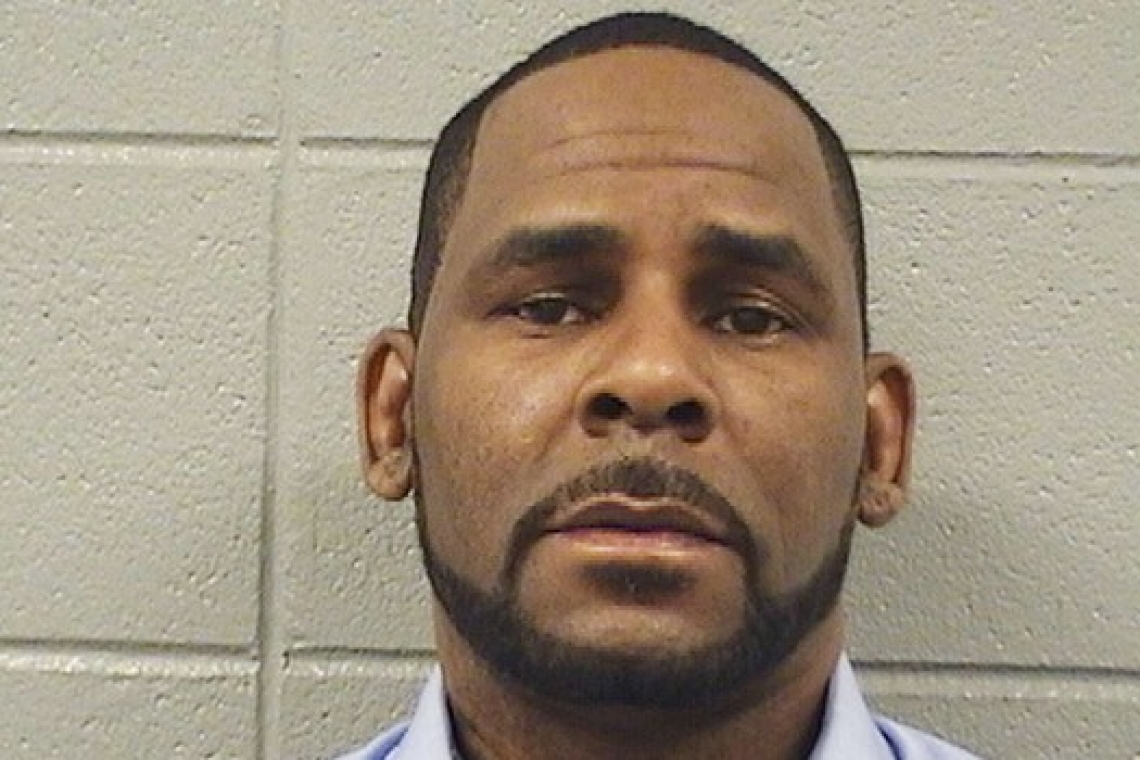 États-Unis: Le chanteur R. Kelly condamné à 30 ans de prison pour crimes sexuels