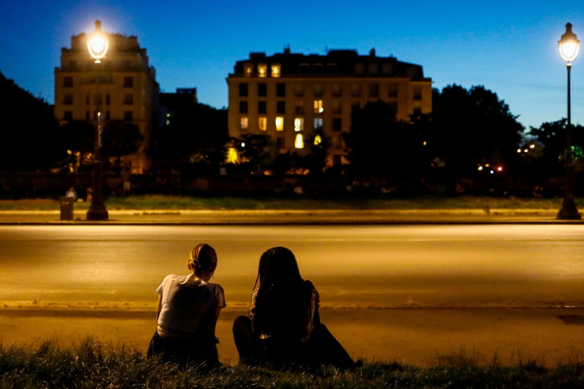 France: bureaux et commerces sommés d'éteindre les lumières le soir à Paris