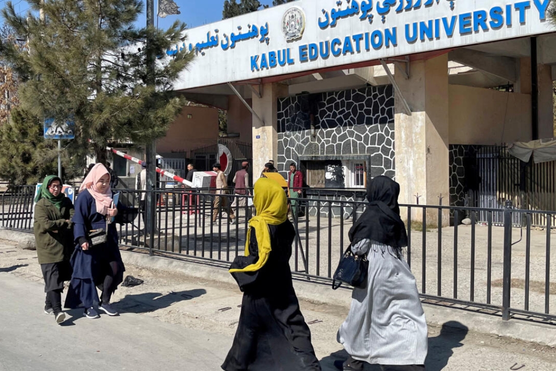 Afghanistan: l'accès aux universités interdit aux femmes, «une étape supplémentaire de durcissement»