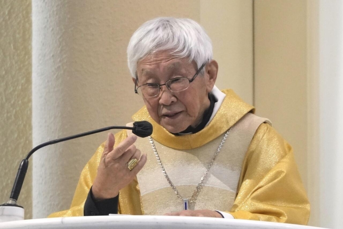 Hong Kong: le cardinal Zen, en liberté sous caution, va assister aux funérailles de Benoît XVI