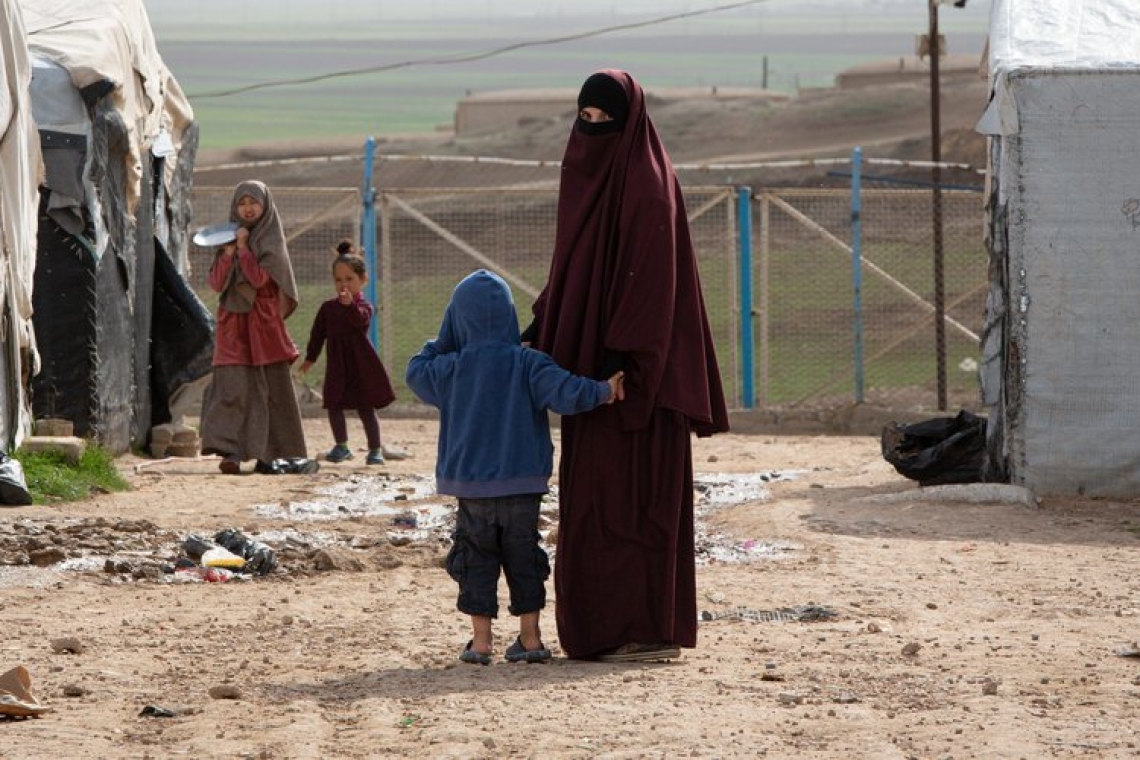 La France rapatrie 15 femmes et 32 enfants des camps de prisonniers jihadistes en Syrie