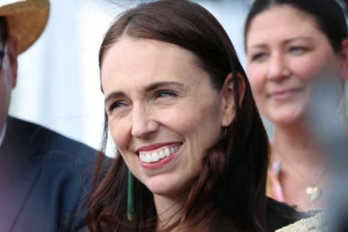 La Première ministre démissionnaire Jacinda Ardern officiellement remplacée