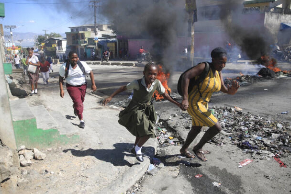 Haïti: face à la colère des policiers, le commandant en chef annonce des mesures face aux gangs