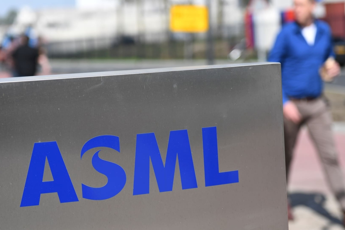 Vol d'informations confidentielles du fabricant de puces électroniques ASML en Chine