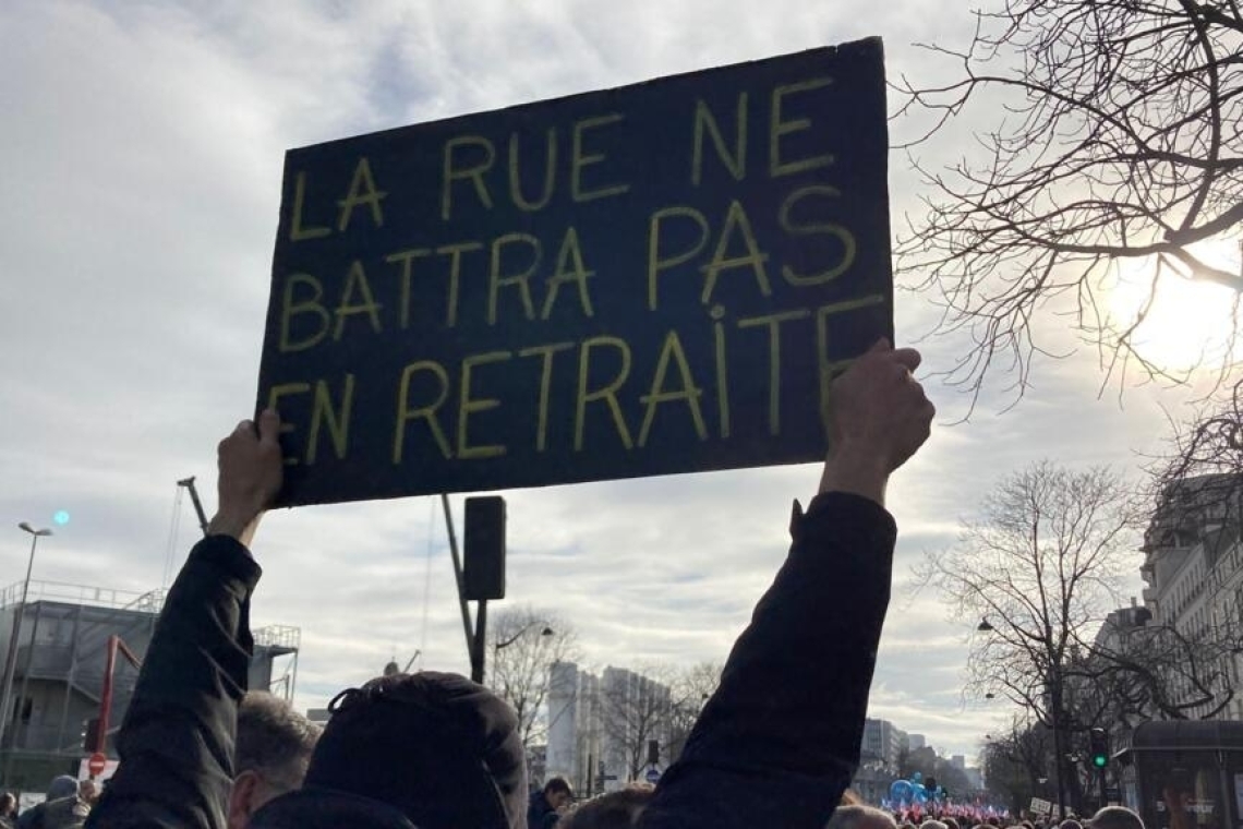 Réforme des retraites: La France Insoumise fait du porte à porte pour mobiliser ses soutiens