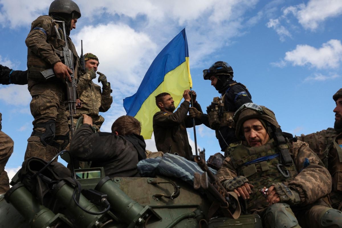 Ukraine : l'armée ukrainienne continue de repousser les assauts sur Bakhmout malgré de lourdes pertes 