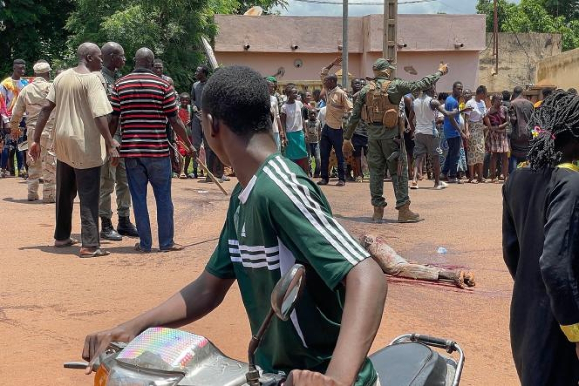 Mali : Des présumés djihadistes attaquent un camp militaire de Sévaré