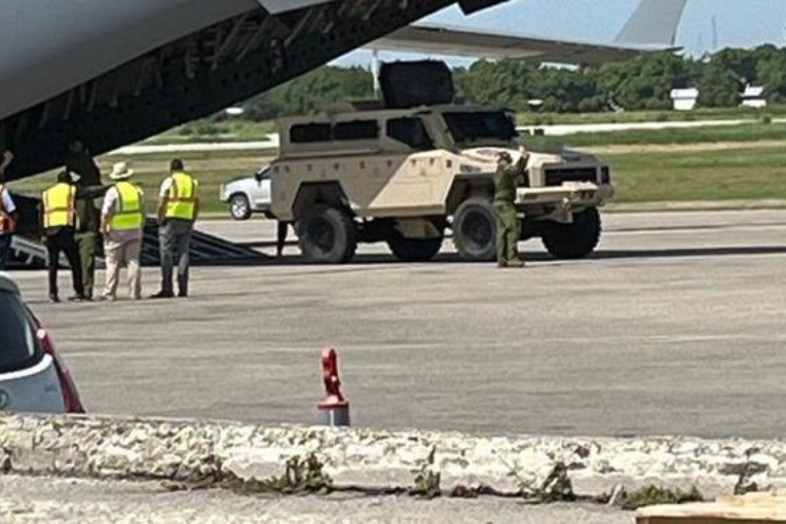 Des blindés canadiens ont été incendiés en Haïti