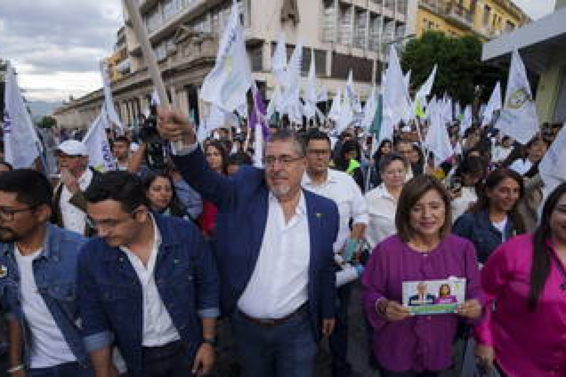 Élections au Guatemala : un candidat de centre gauche crée la surprise sur fond de rejet de la corruption