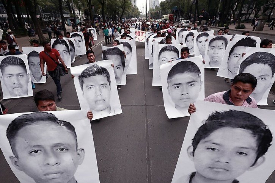 Étudiants disparus au Mexique en 2014: huit militaires en détention provisoire