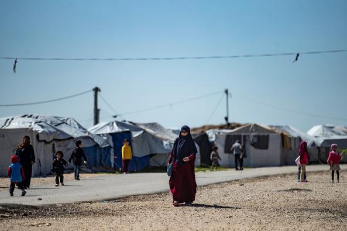 Syrie: Paris stoppe les rapatriements collectifs de femmes de djihadistes, faute de volontaire