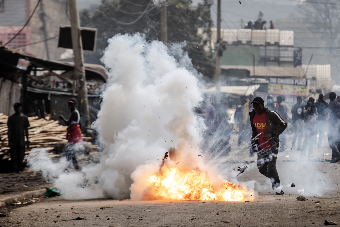 Kenya : des manifestations interdites dispersées avec des gaz lacrymogènes