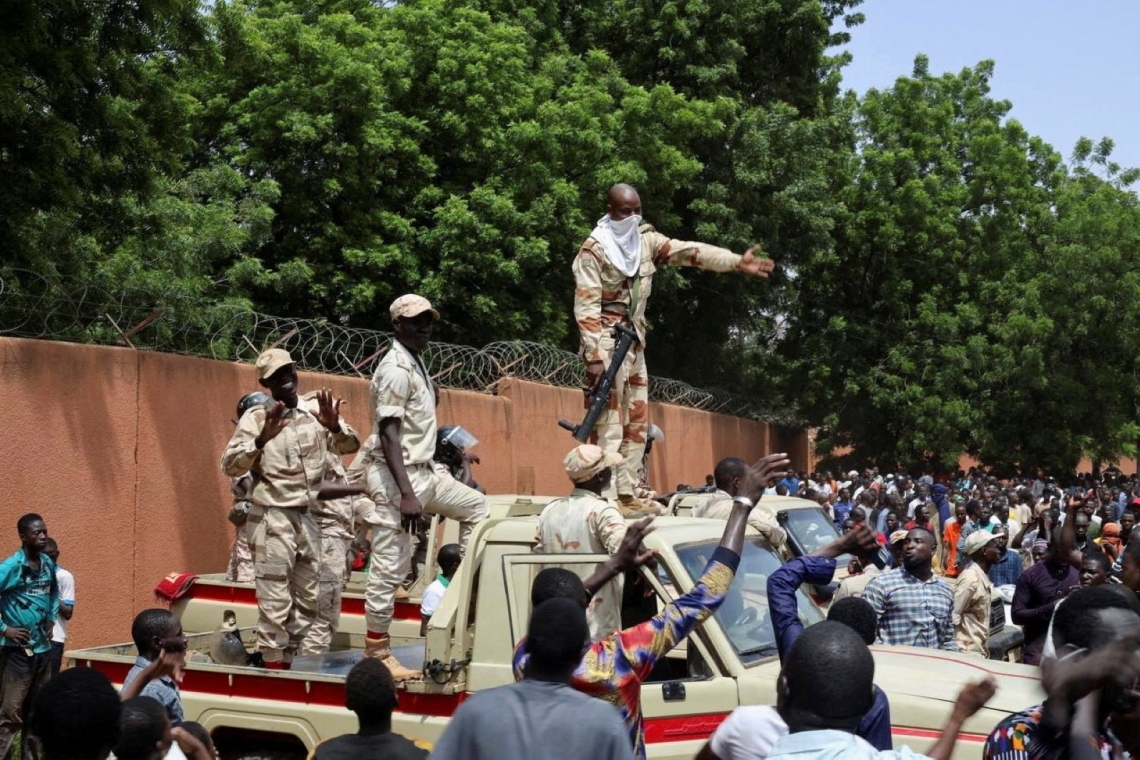 Coup d'État au Niger: l’Italie et la France continuent l'évacuation de citoyens