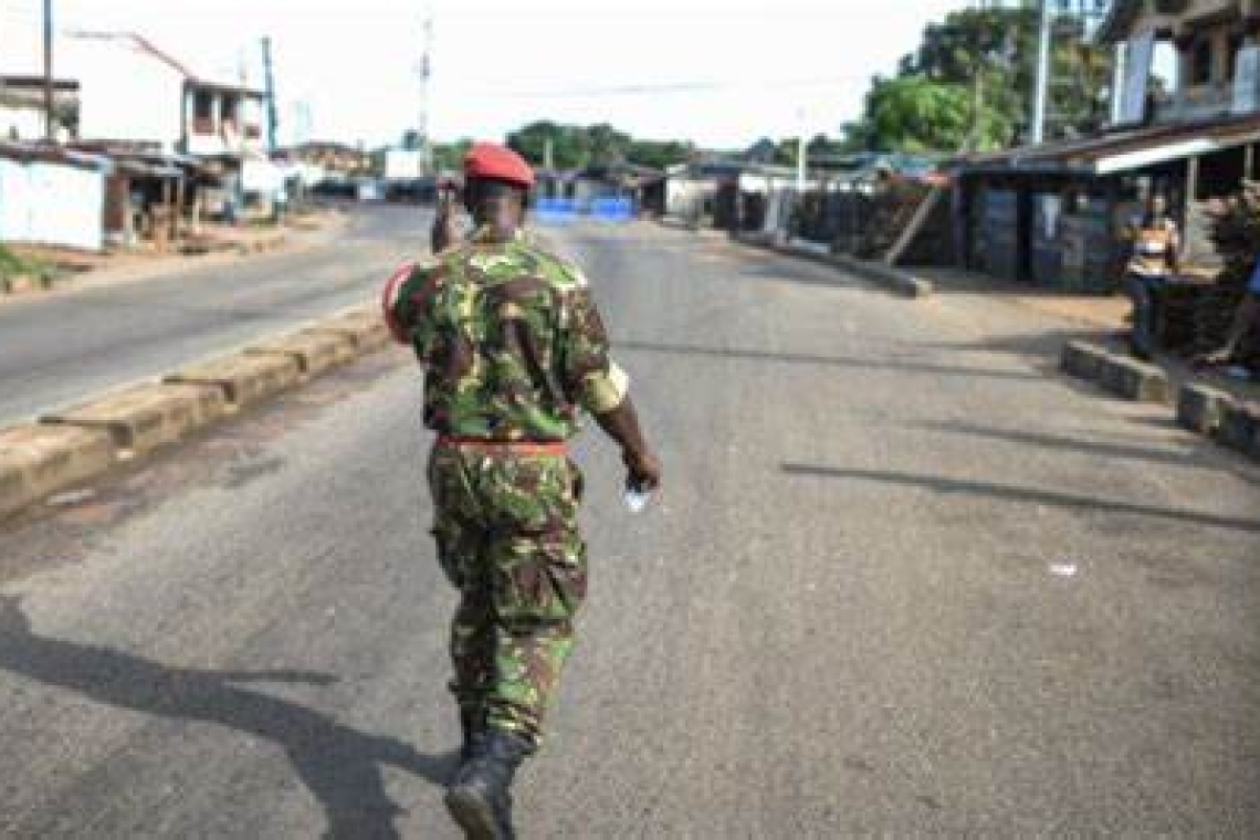 Sierra Leone : Un couvre-feu national instauré après une attaque contre une armurerie à Freetown