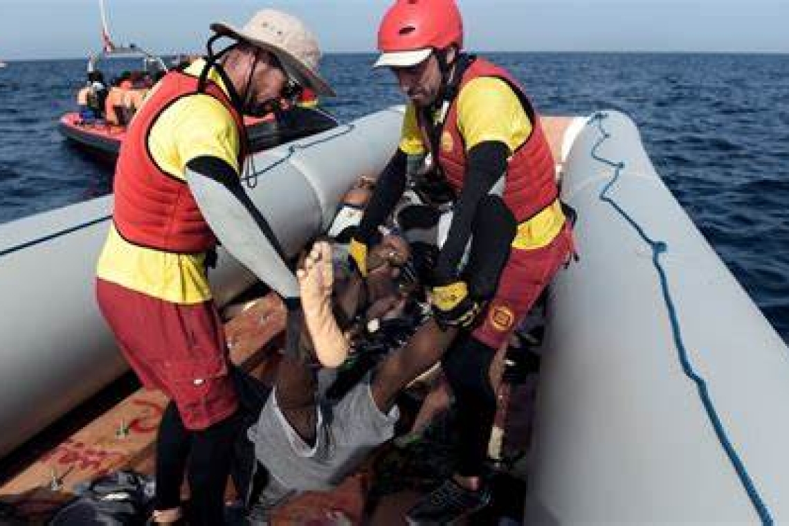 Contraints de passer par-dessus bord, quatre migrants décèdent au sud de l'Espagne